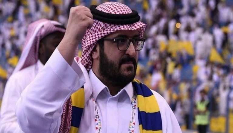 حضور رئيس النصر السابق سعود آل سويلم لدعم الفريق في الديربي