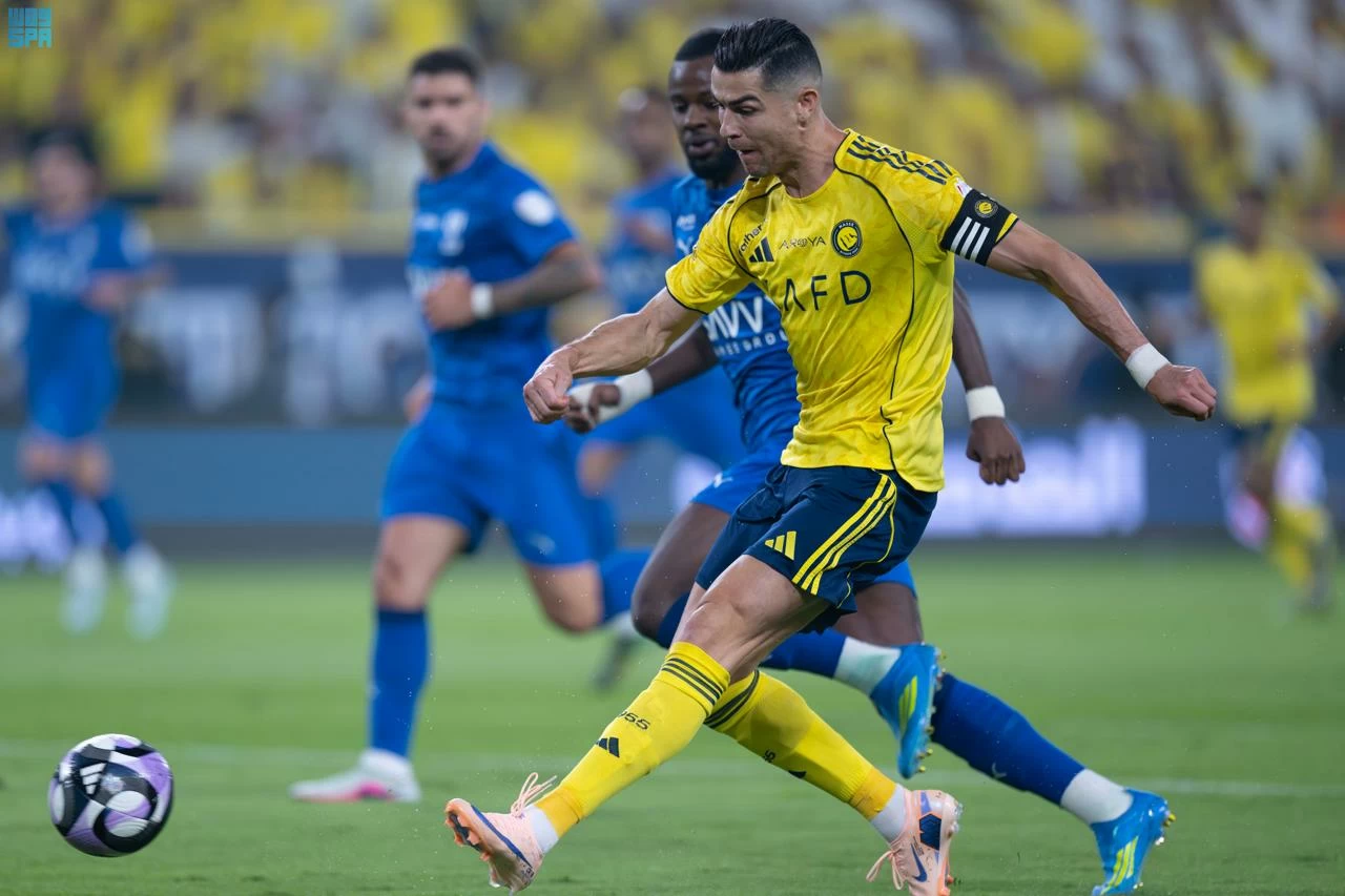 تعادل النصر والهلال (1-1) في ديربي الرياض بدوري روشن