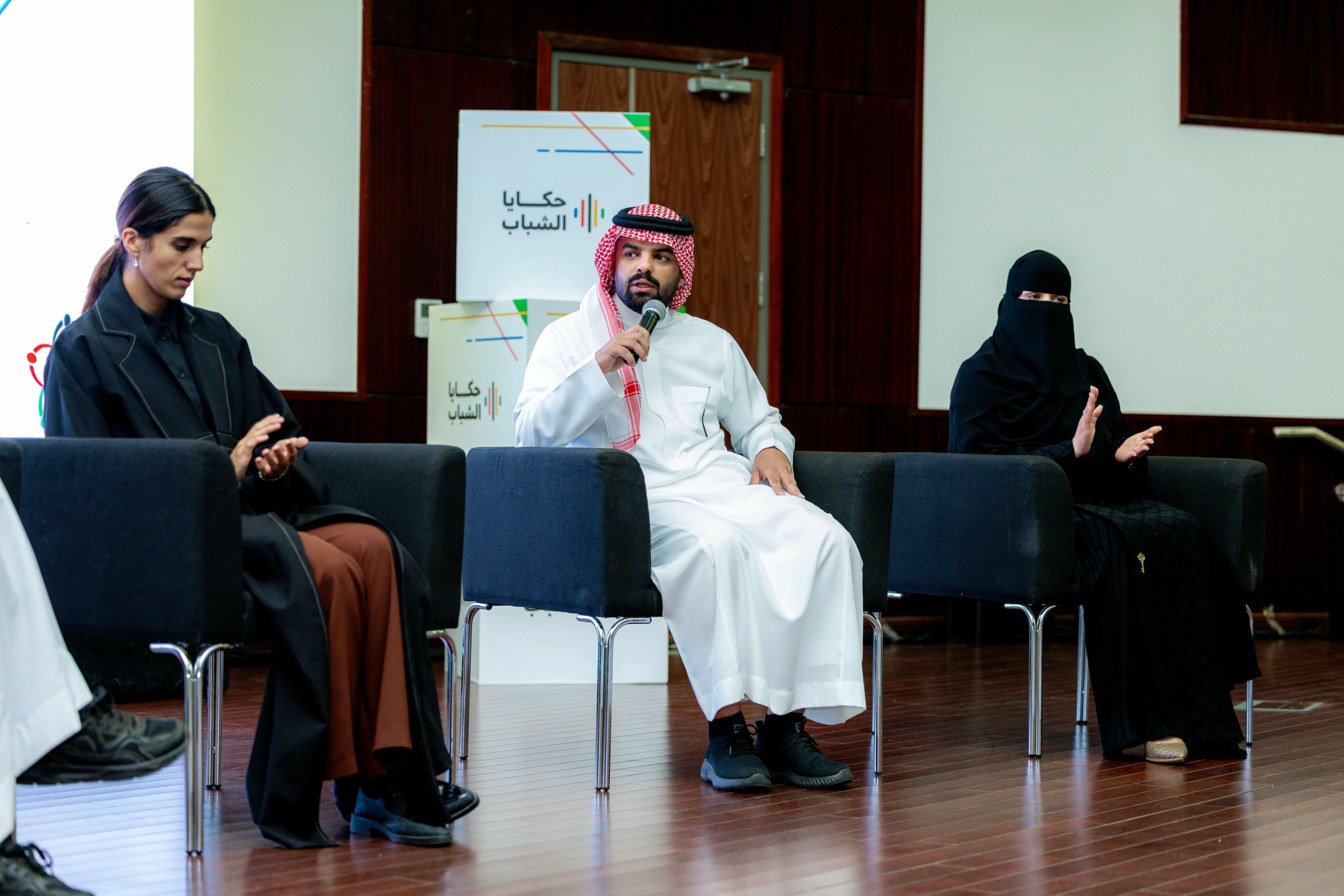 الرئيس التنفيذي لنادي ضمك يؤجل كشف الحقائق ويطالب بالدعم