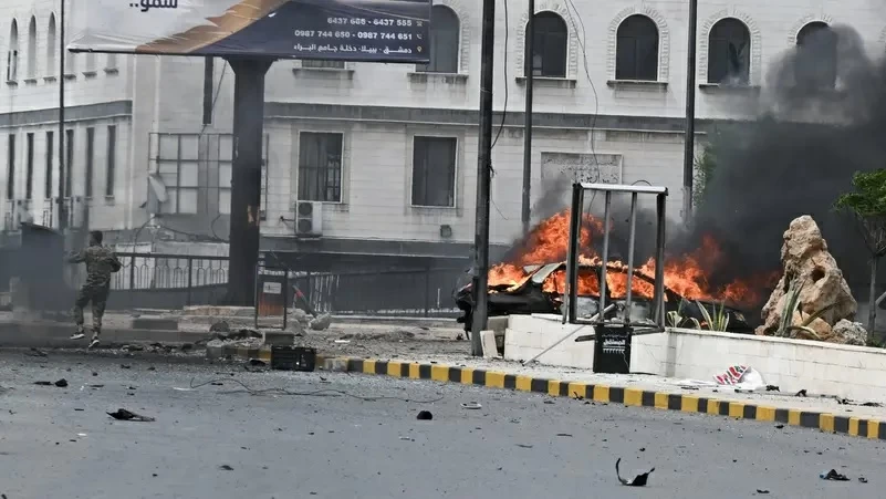 مقتل جندي في انفجار سيارة مفخخة في دمشق قرب وزارة الدفاع