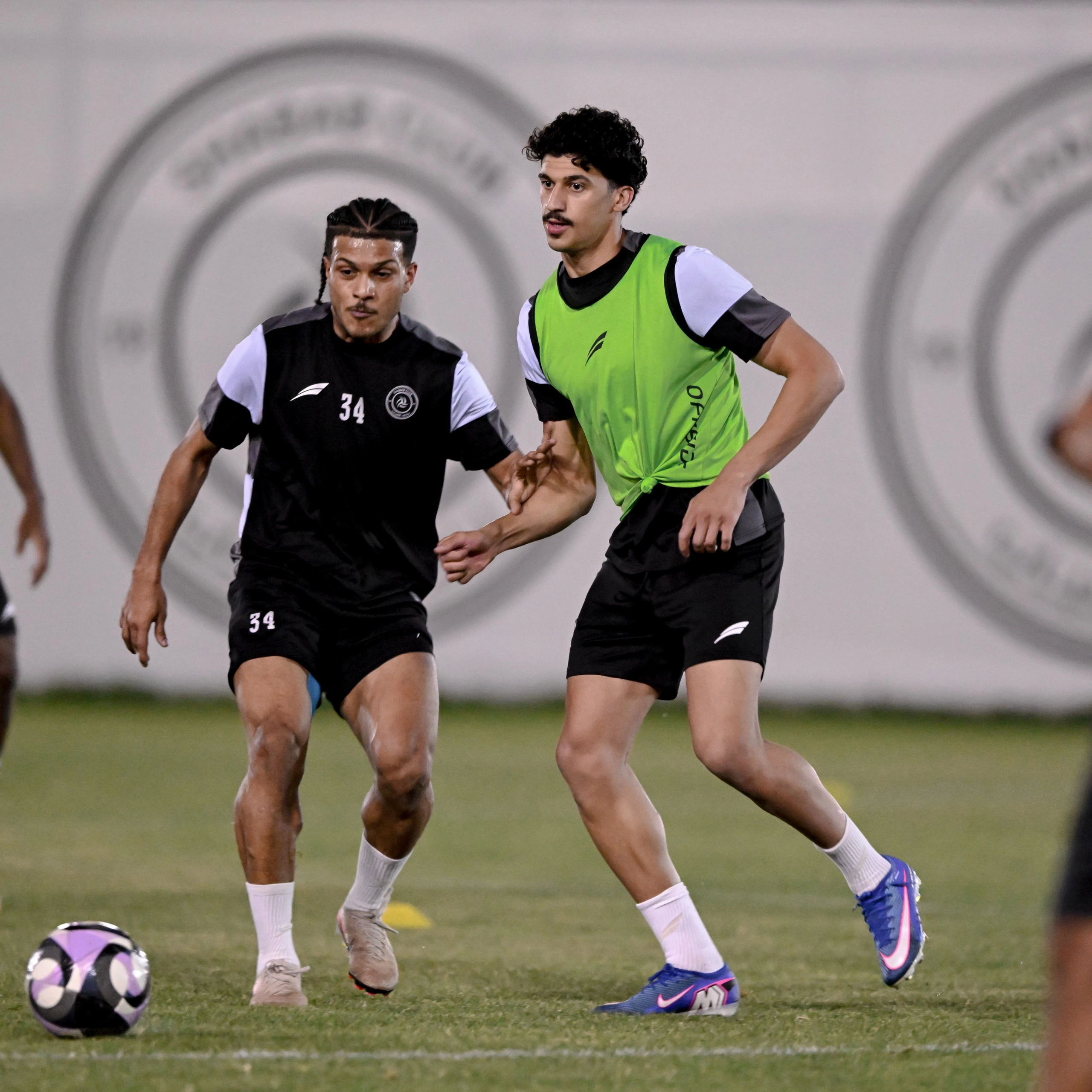 قرارات لجنة الانضباط توقف نجمي الشباب والنجمة بالدوري السعودي
