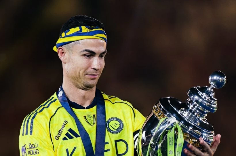 قصة تتويج رونالدو مع النصر بلقب الدوري السعودي ودموع الفرح