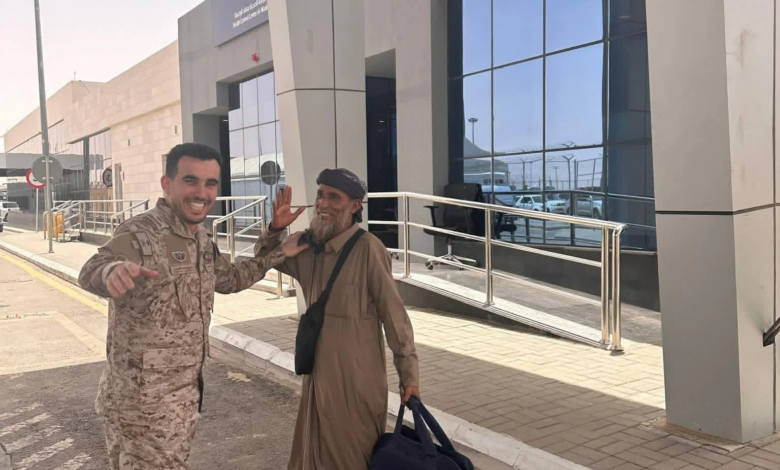 السعودية تستضيف والدي شهيدي البحر اليمنيين لأداء الحج