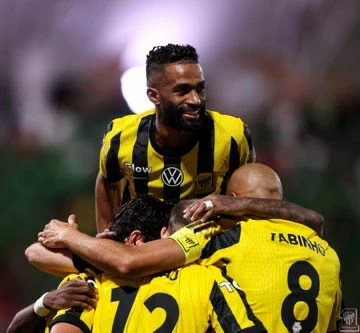 الناشري يدرس عروض أندية روشن بعد نهاية عقده مع الاتحاد
