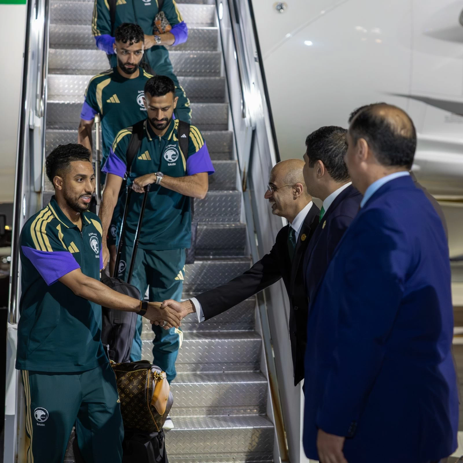 أخبار المنتخب السعودي في أمريكا وانضمام سعود عبدالحميد
