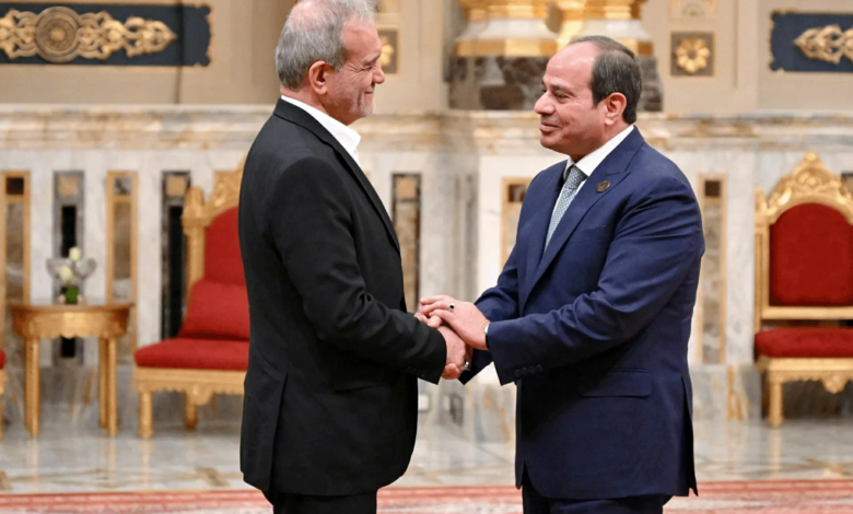 السيسي يدعم الحل السلمي مع إيران ويدعو للمرونة في مفاوضاتها