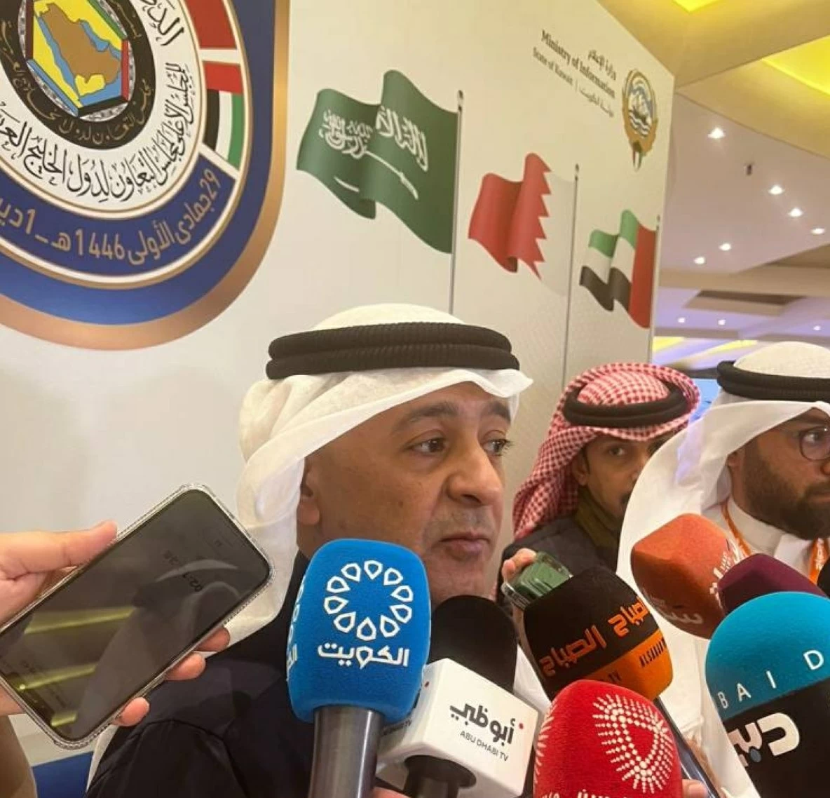 اعتداءات إيران على الكويت: إدانة خليجية وانتهاك لحسن الجوار