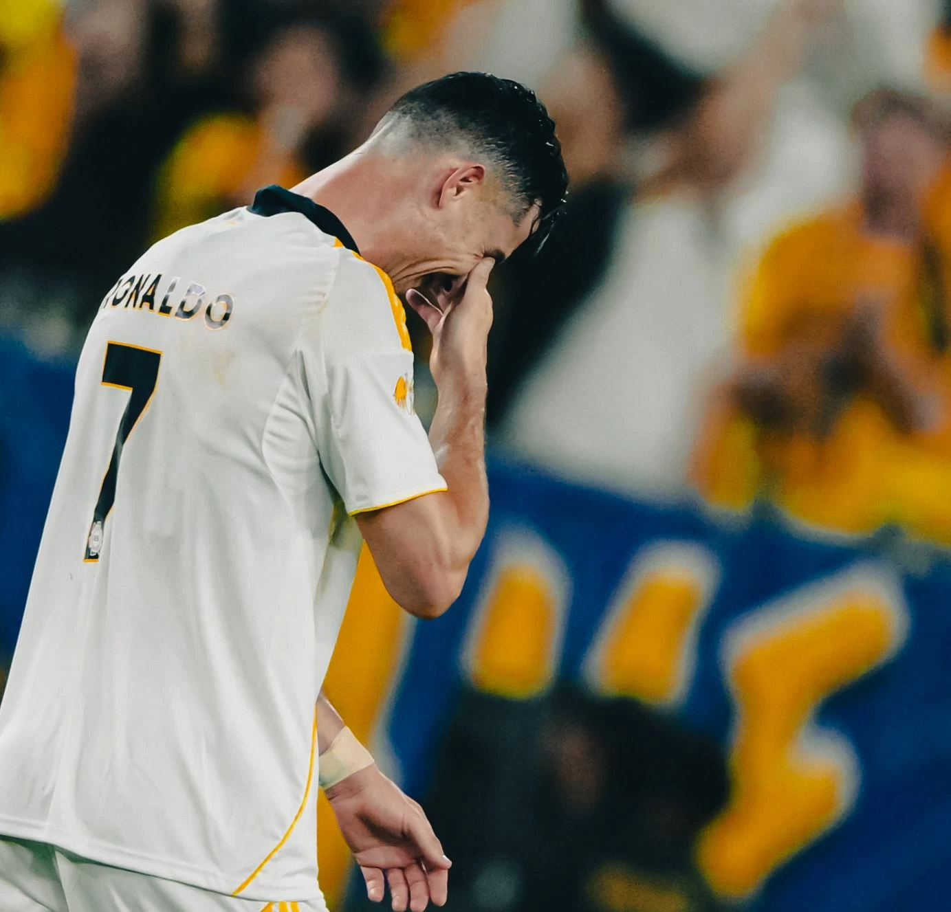 دموع كريستيانو رونالدو مع النصر: قصة انتصار ولحظات لا تُنسى