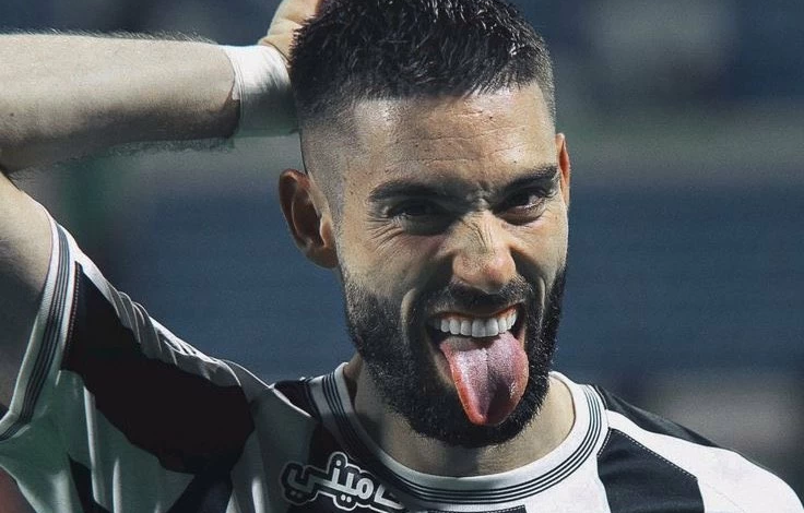 يانيك كاراسكو يجدد عقده مع الشباب حتى 2027 | أخبار دوري روشن