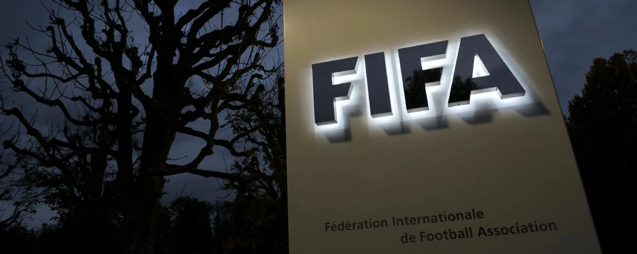 قرار حظر الفيفا يمنع القوارير الزجاجية في مونديال 2026