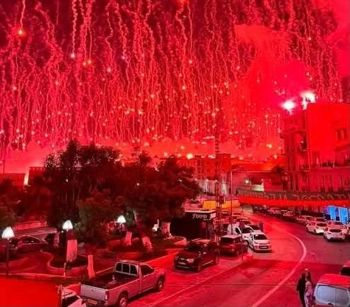 جماهير مولودية الجزائر تحتفل بلقب الدوري الجزائري الثامن