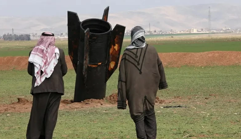 توقف مطار دمشق الدولي بسبب شظايا الصواريخ الإيرانية