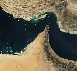 إيران تهدد بـ إغلاق مضيق هرمز.. ما تداعياته عالمياً؟