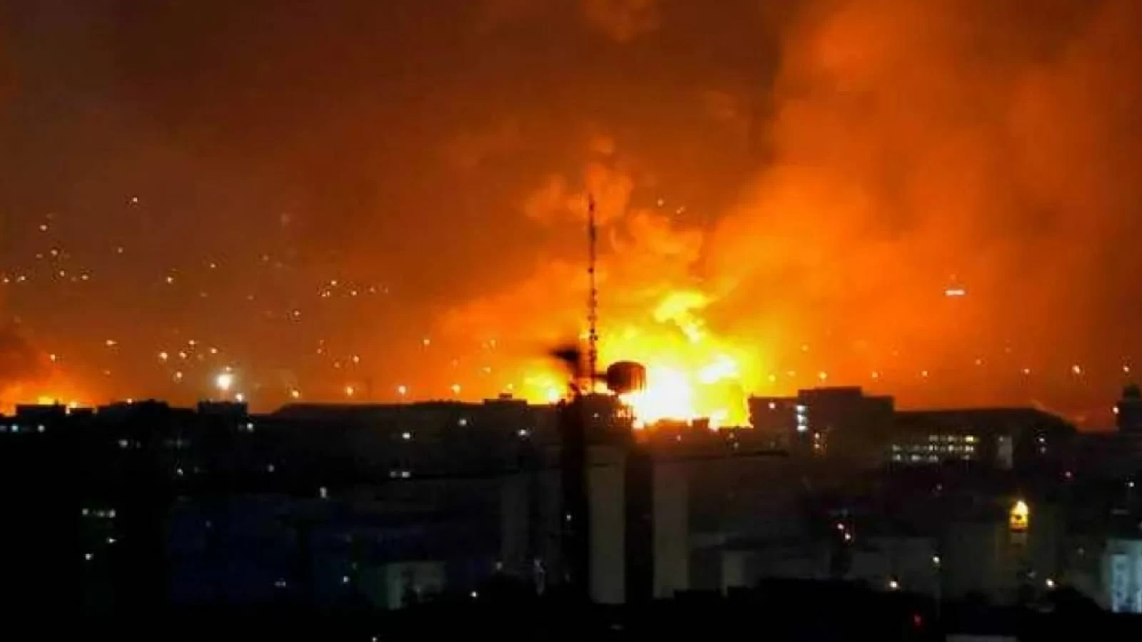 انفجارات غامضة في إيران: ما حقيقة ما حدث في بندر عباس؟