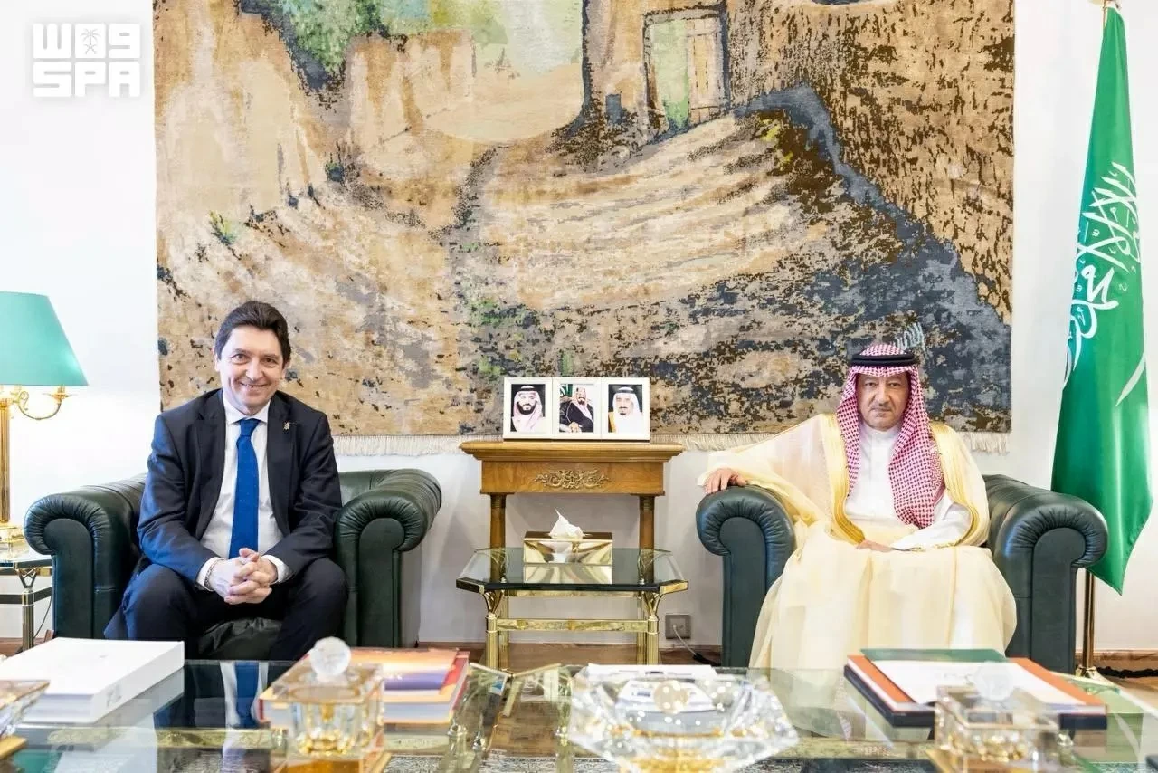 تعزيز العلاقات السعودية الفرنسية: لقاء الخريجي بوفد الشيوخ الفرنسي
