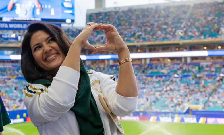 يوم فخر للكرة السعودية: السفيرة ريما بنت بندر تشيد بالمنتخب