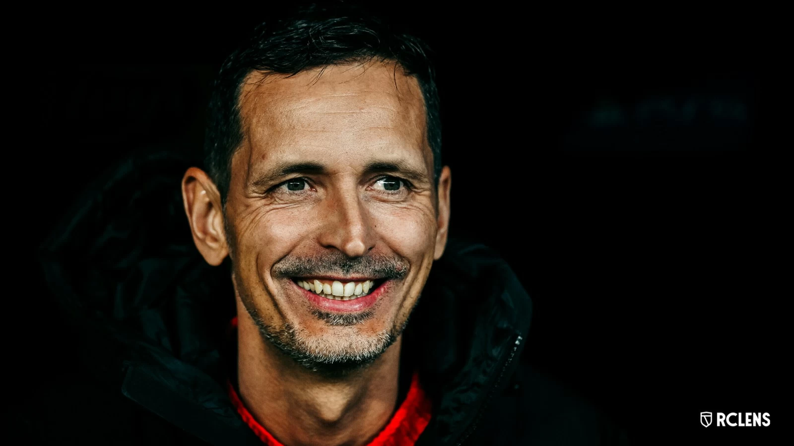 دينو توبمولر يتولى تدريب لانس: فصل جديد لسعود عبدالحميد