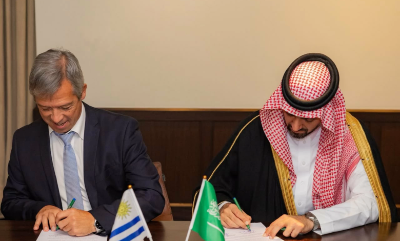 تفعيل نظام الرياضة السعودي وتوقيع مذكرة تفاهم مع الأوروغواي