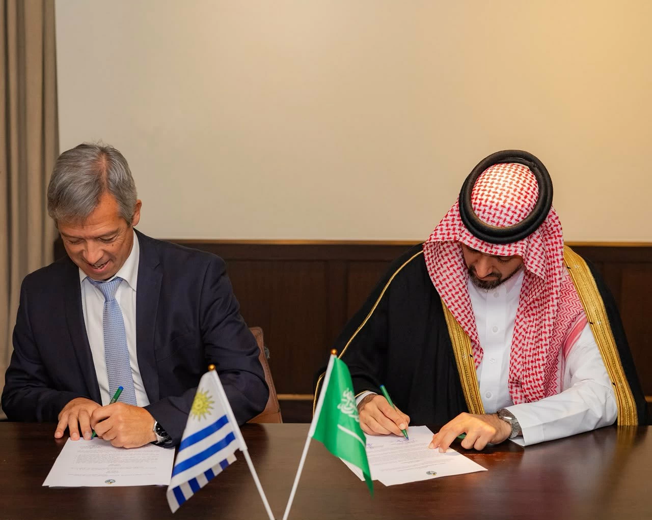 تفعيل نظام الرياضة السعودي وتوقيع مذكرة تفاهم مع الأوروغواي