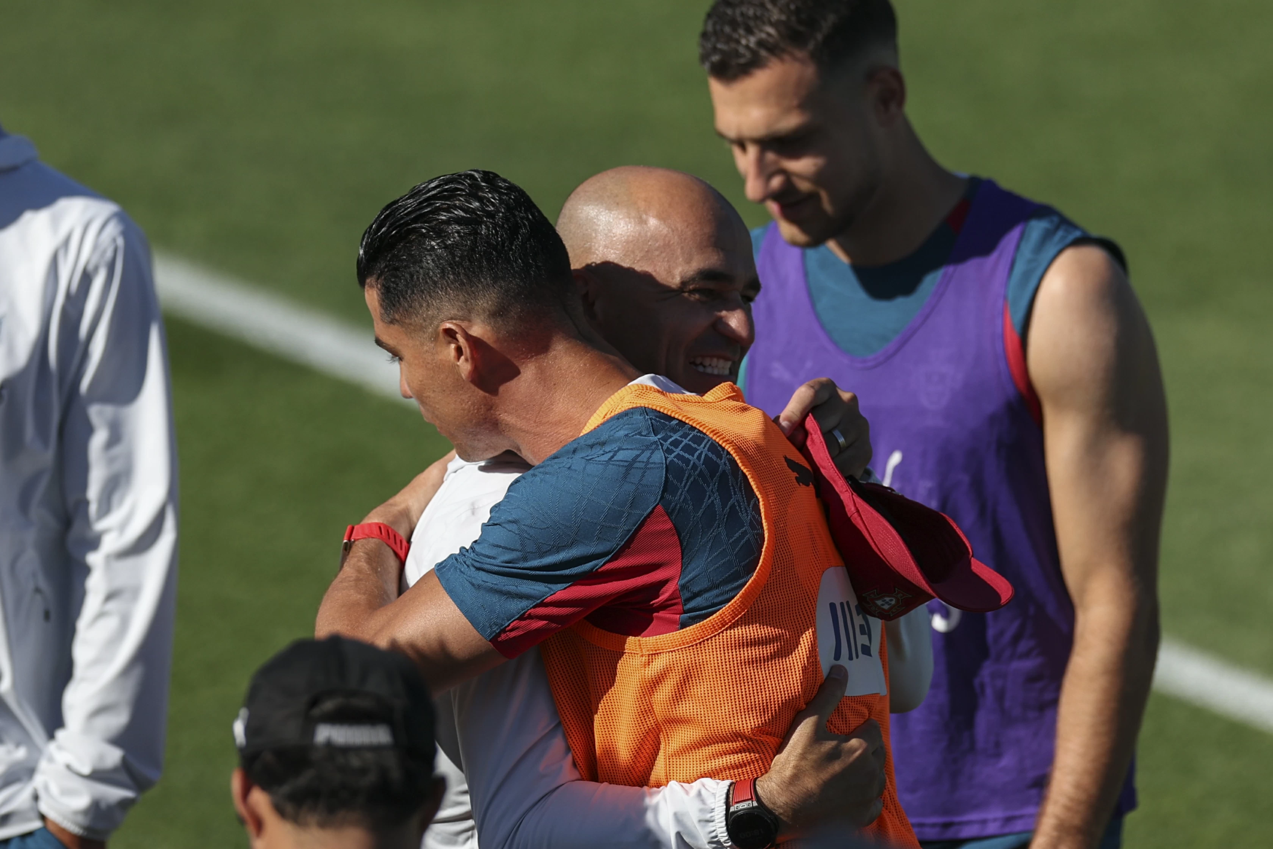 روبرتو مارتينيز يقترب من النصر.. هل يجتمع برونالدو في الرياض؟