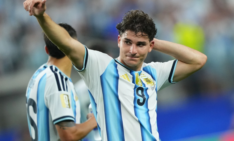 شكوى أتلتيكو مدريد ضد برشلونة في الفيفا بسبب ألفاريز