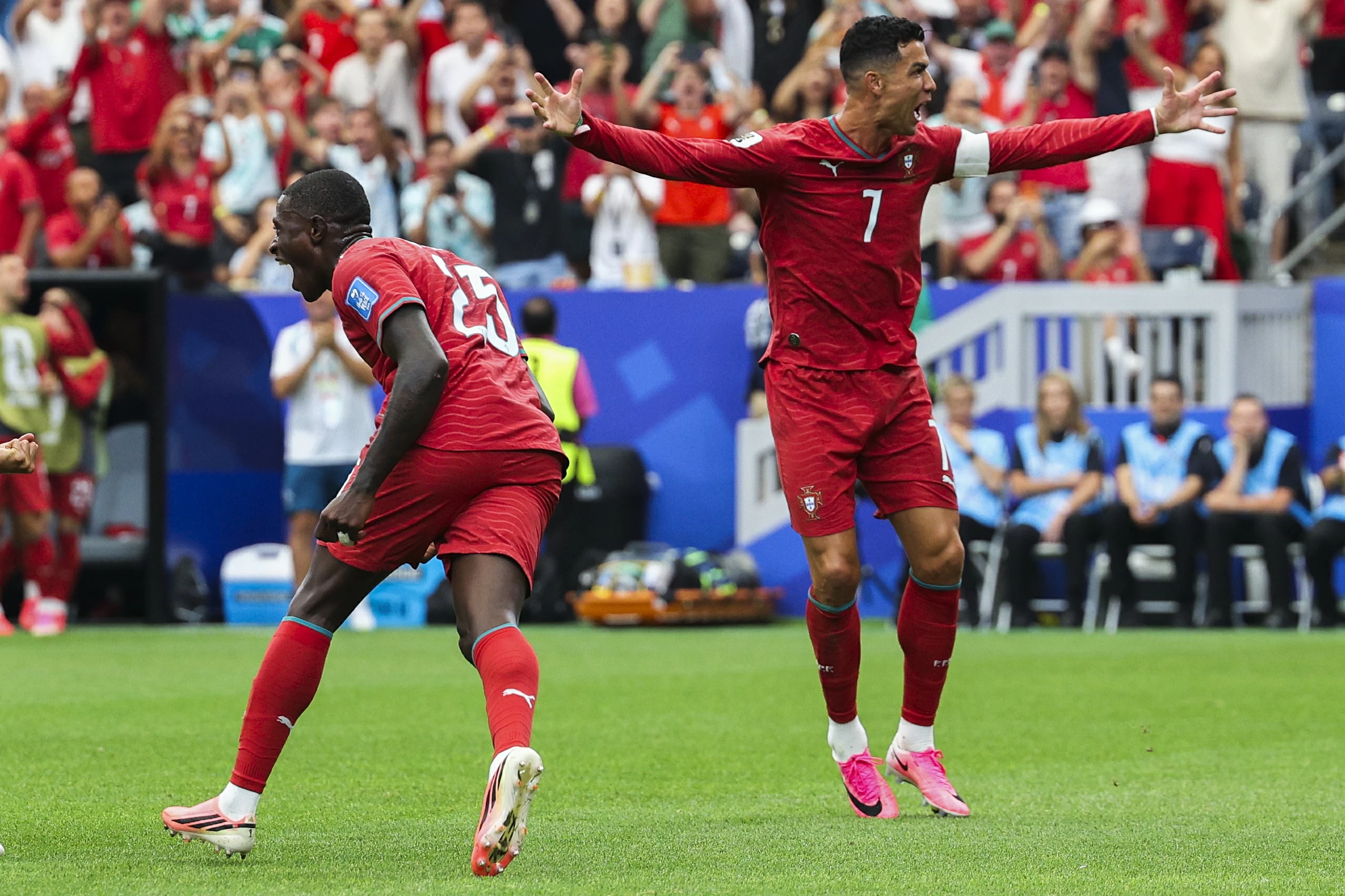 كريستيانو رونالدو يحطم 6 أرقام قياسية في مونديال 2026