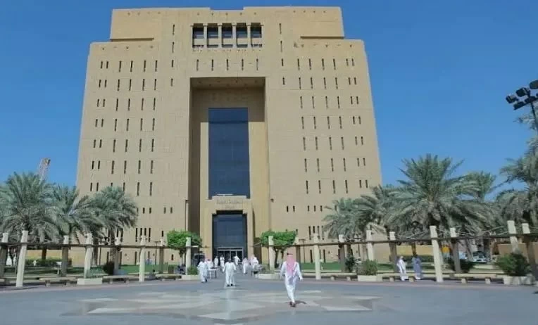 حكم قضائي يعزز التحكيم الرياضي السعودي في عقود البث والرعاية