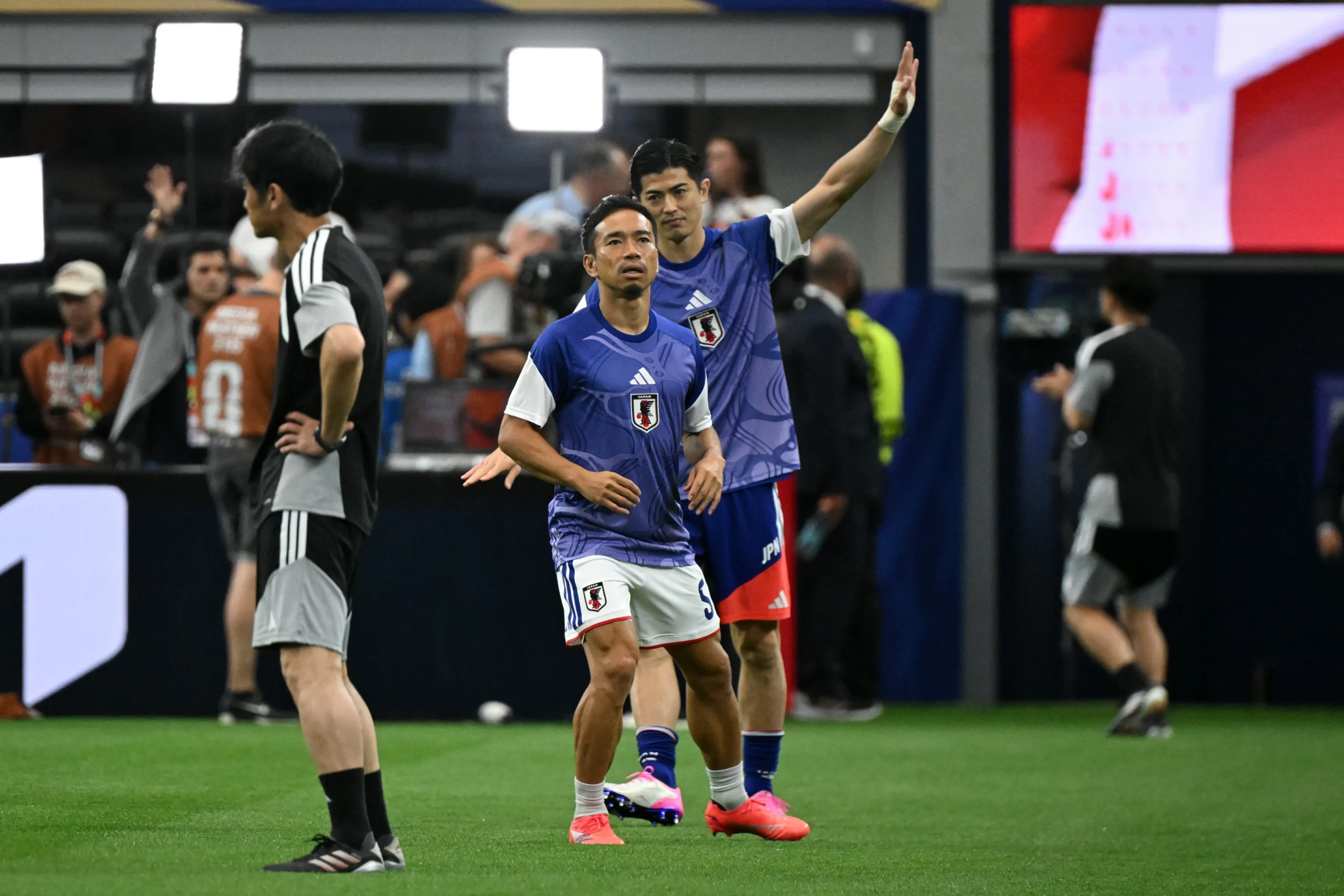 يوتو ناجاتومو: أول لاعب آسيوي يشارك في 5 نسخ من كأس العالم