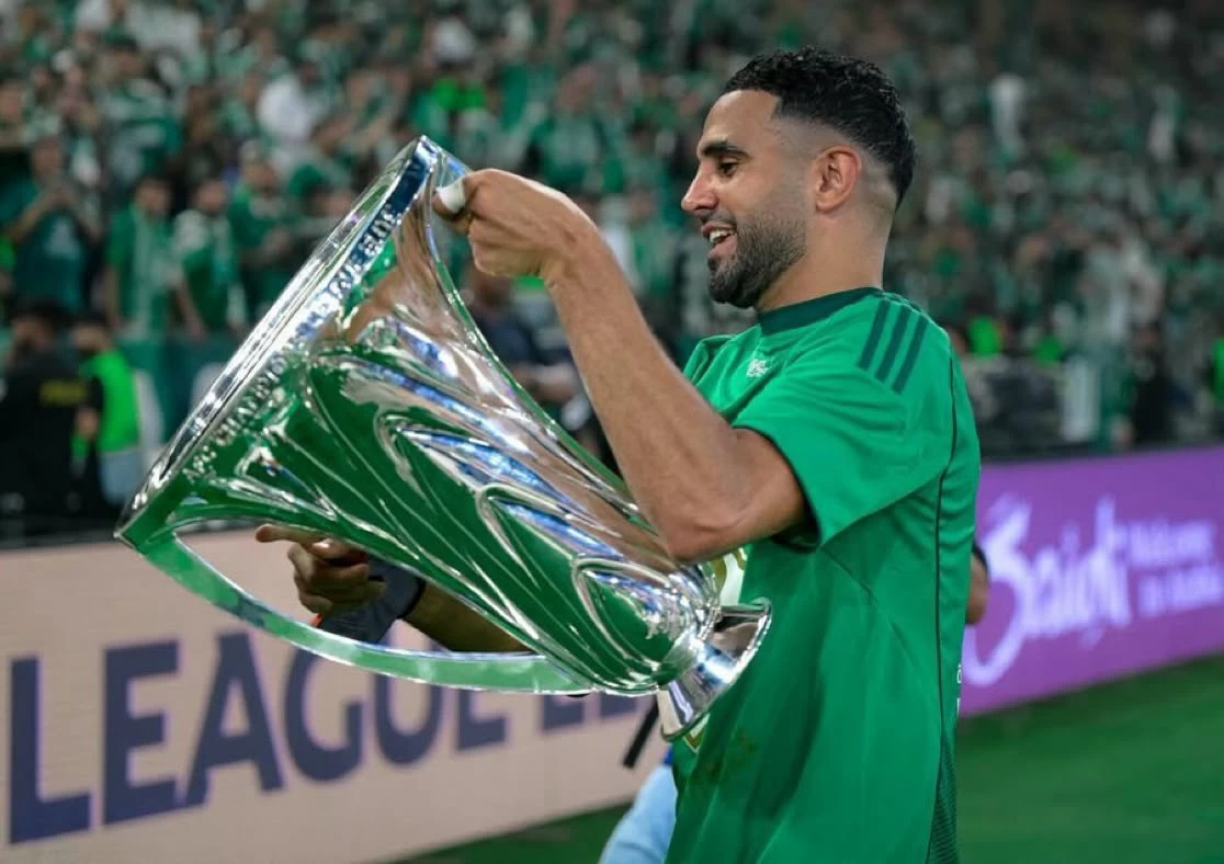 الأهلي السعودي يقرر إنهاء عقد رياض محرز: التفاصيل الكاملة