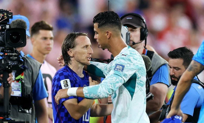 مودريتش ورونالدو: عناق يختتم مسيرة أسطورية في كأس العالم