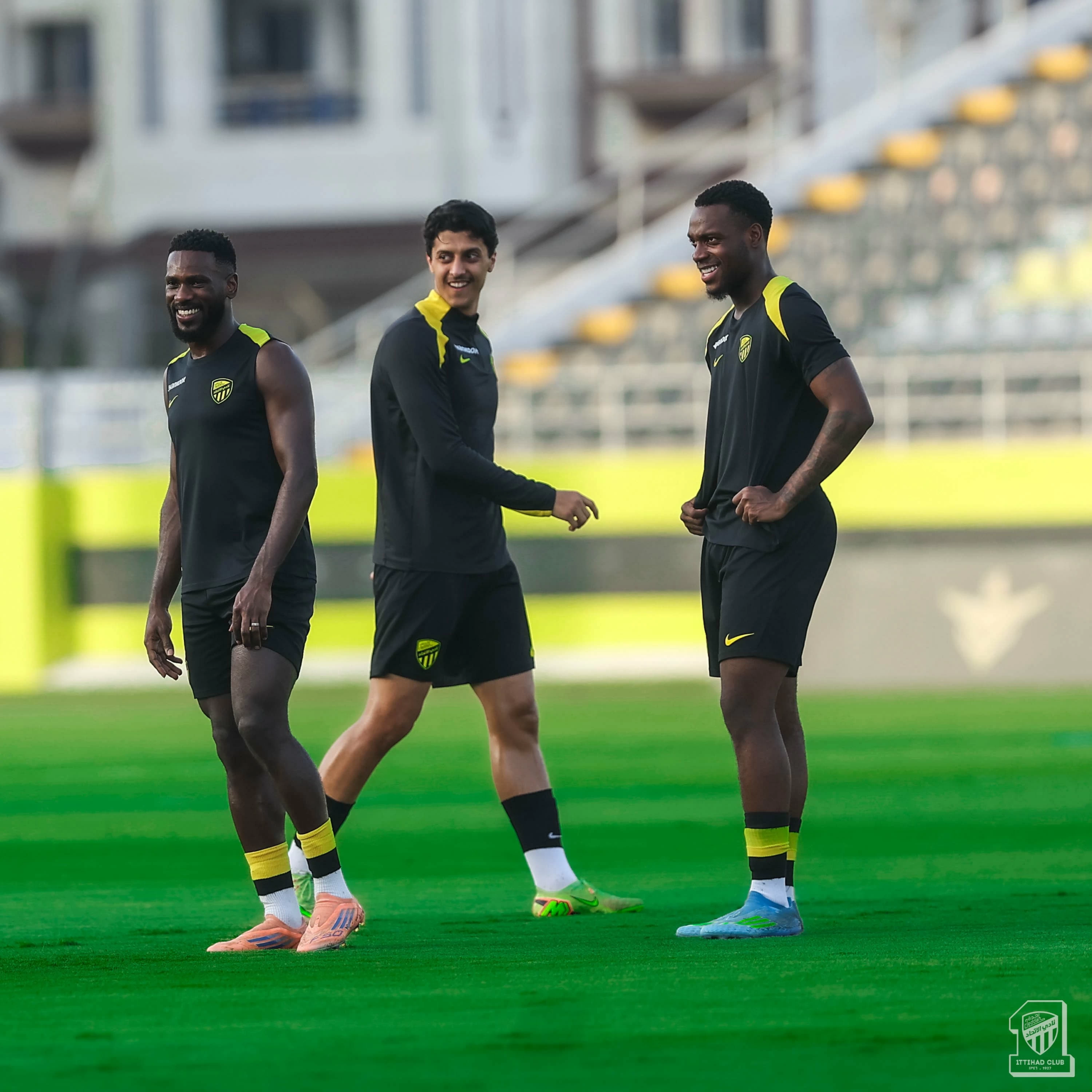 معسكر الاتحاد مهدد بالإلغاء: أزمة مالية تضرب استعدادات العميد