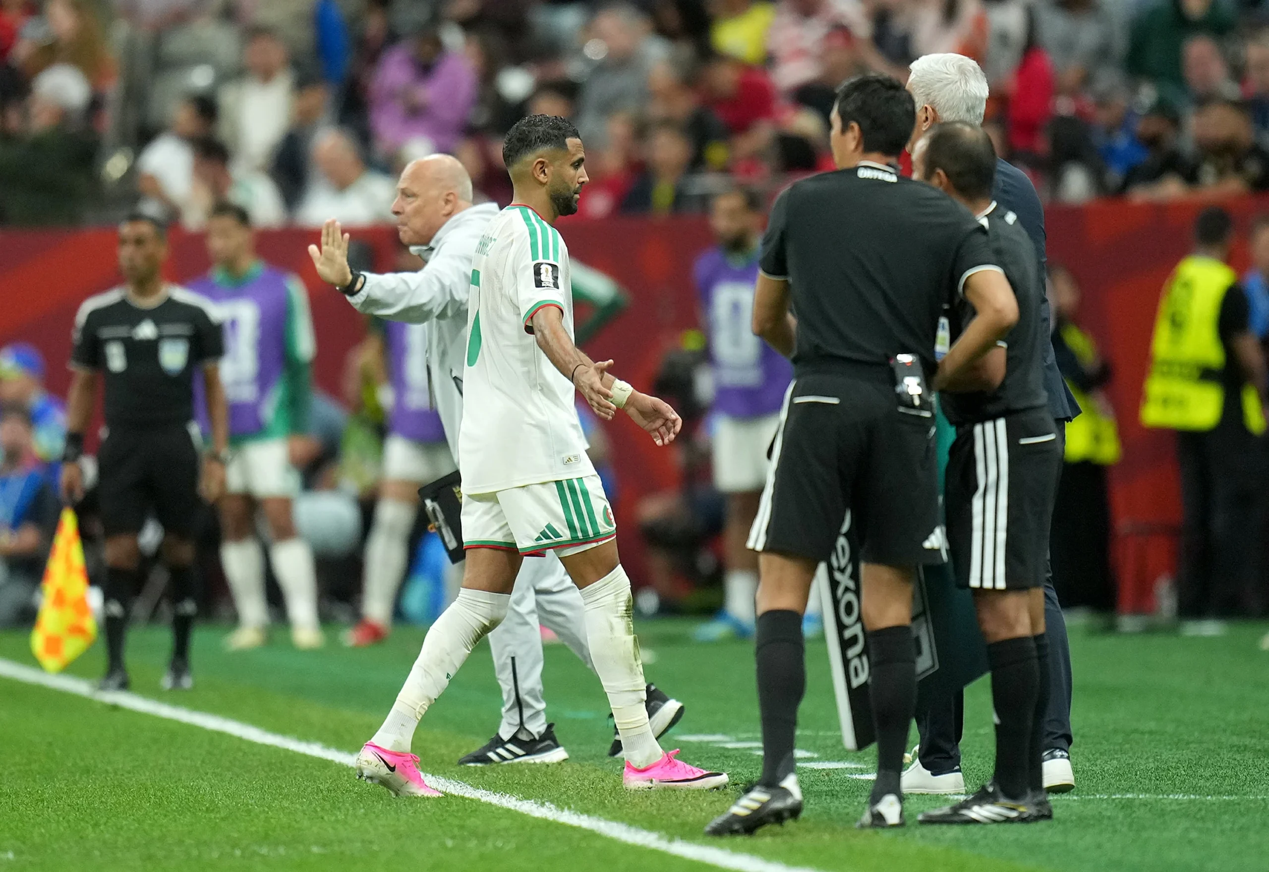 رحيل رياض محرز عن الأهلي رسمياً وتكهنات حول وجهته القادمة