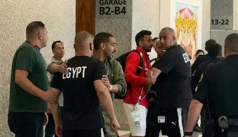 مدير منتخب مصر في مشادة بأمريكا قبل مباراة أستراليا بكأس العالم