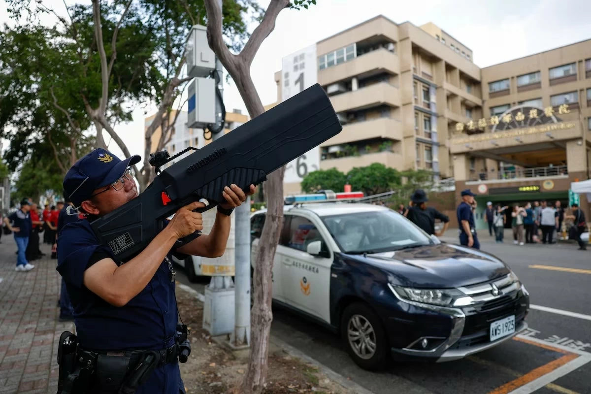 مناورات تايوان العسكرية: محاكاة غزو شامل وتحذيرات من بكين